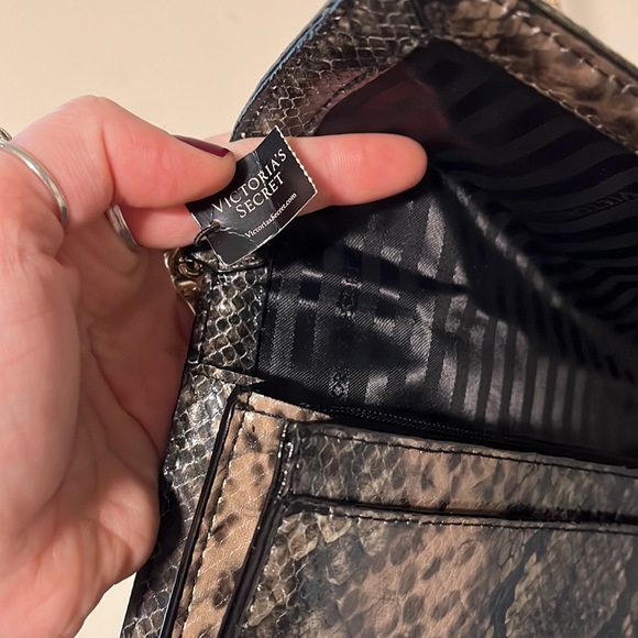 Victoria Secret Purse/Crossbody bag - Picture 5 of 5
